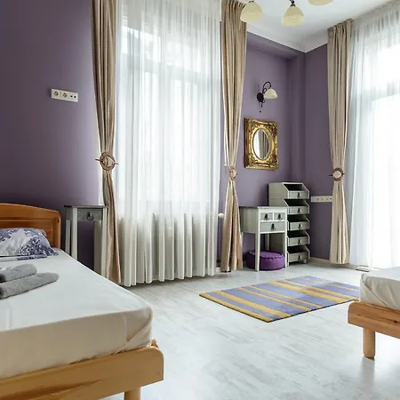 Canape 4 Bedroom Apartment