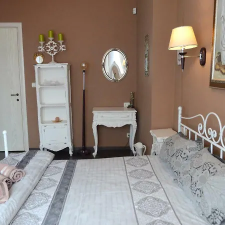 Canape 4 Bedroom Apartment
