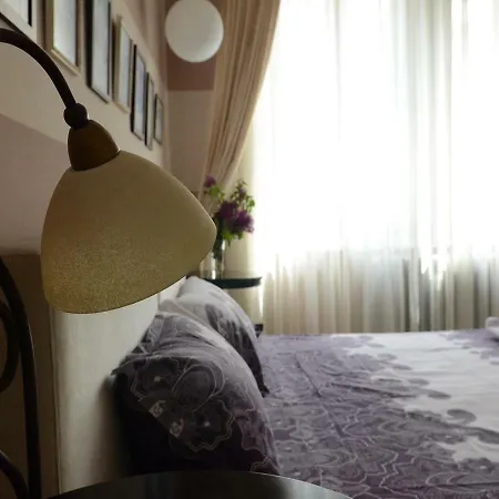 Canape 4 Bedroom Apartment Sofia