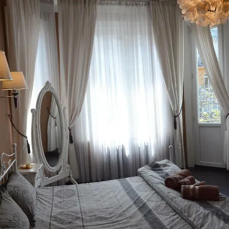 Canape 4 Bedroom Apartment