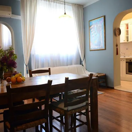Canape 4 Bedroom Apartment Sofia